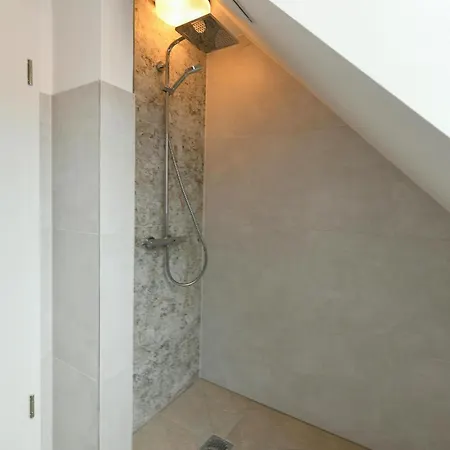 Apartment Haus Christine 4 *